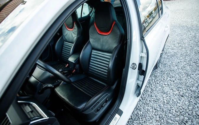 Skoda Octavia cena 64900 przebieg: 224000, rok produkcji 2016 z Borne Sulinowo małe 704
